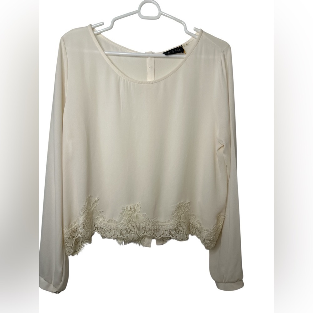 ASTR Ivory LS Button Back Lace Bottom Blouse Large NWOT